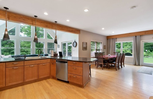 Lake George House | Lake George Mountain Retreat - Family And Pet Friendly