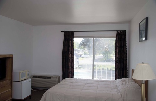 South Glens Falls Hotel | Lake George Residence LLC