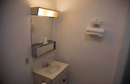 South Glens Falls Hotel | Lake George Residence LLC