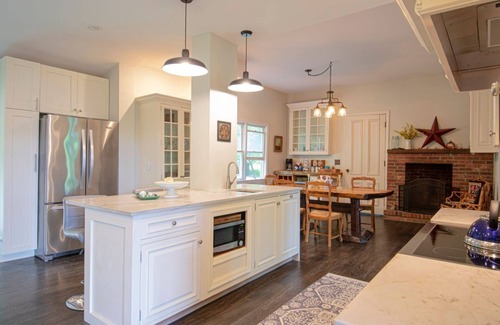 Lake George House | Lake George~ Walk to Village and Beaches ~Beautiful Lake Views~Huge