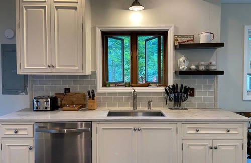 Lake George House | Lake George~ Walk to Village and Beaches ~Beautiful Lake Views~Huge