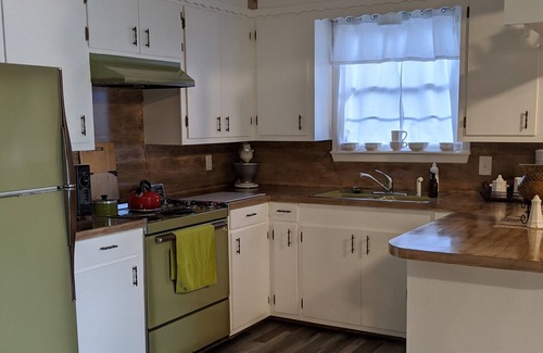 Murchison House | Lake Getaway in Murchison