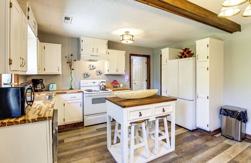 Scottsboro House | Lake Guntersville Hideaway! Home on Over 2 Acres