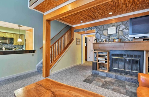 Lake Harmony Apartment | Lake Harmony Condo < 1 Mi to Big Boulder Mountain!