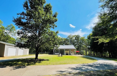 Westminster House | Lake Hartwell House-Dog Friendly-Hot Tub-Private 2 Slip Double Decker Dock
