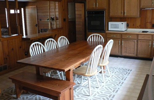 Hayward House | Lake Hayward. Private Lakefront Within Walking Distance To Downtown Hayward