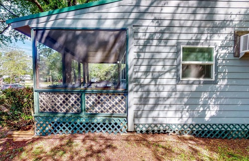 Onalaska Cottage | Lake Home Retreat - Pool - Boat Launch