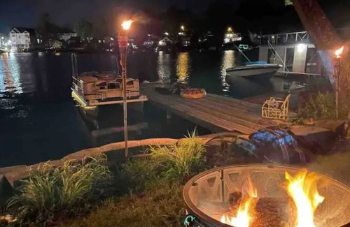Hopatcong House | Lake Hopatcong cottage with dock; Permit #2023-6n