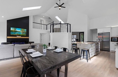 Hayden Lake House | Lake, Hot Tub, Golf Retreat