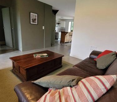 Maurens House | Lake House A Tranquil Escape