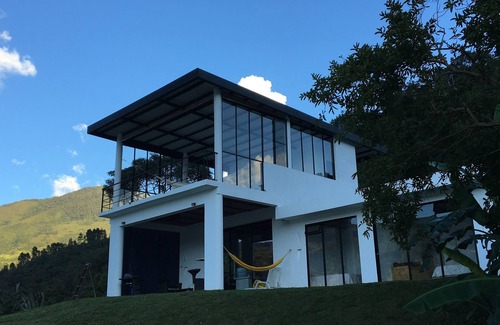 Chico House | Lake house at 3 hours from Bogota, perfect warm weather