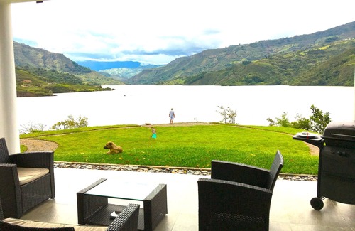 Chico House | Lake house at 3 hours from Bogota, perfect warm weather