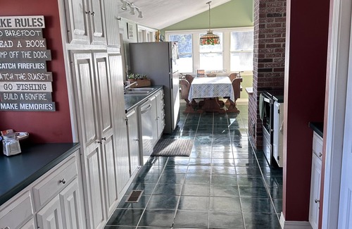 Acworth Cottage | Lake House at Breezy Point
