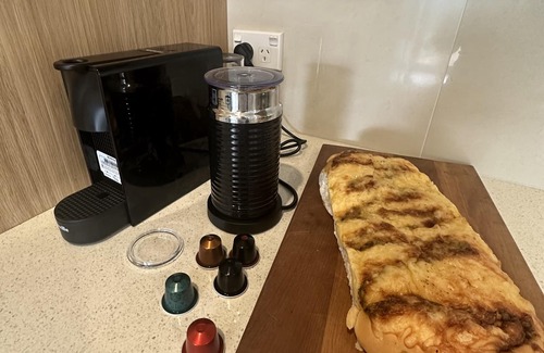 Lowburn House | Lake house by the Golf Course