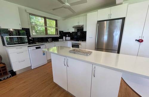 Brightwaters Apartment | Lake House Escape in Beautiful Brightwaters