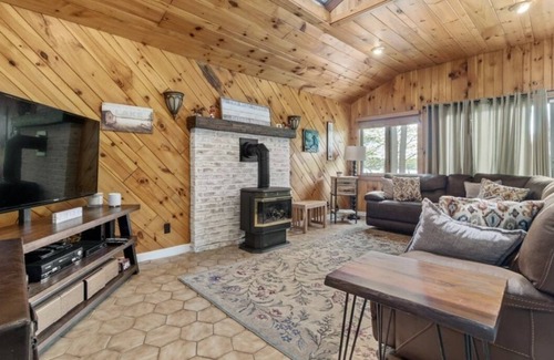 Corinth House | Lake House Getaway! nSaratoga Co.