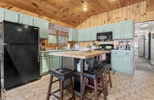 Corinth House | Lake House Getaway! nSaratoga Co.