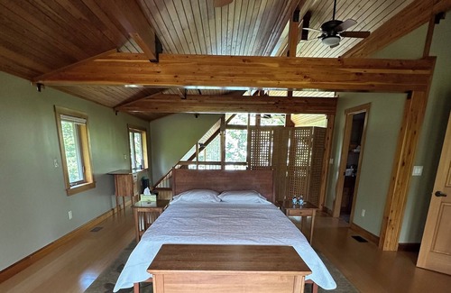 Union Springs House | Lake house on Cayuga Lake 5 minutes from Aurora: dock, lake access, kayaks!
