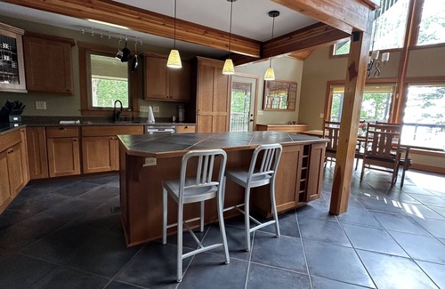 Union Springs House | Lake house on Cayuga Lake 5 minutes from Aurora: dock, lake access, kayaks!