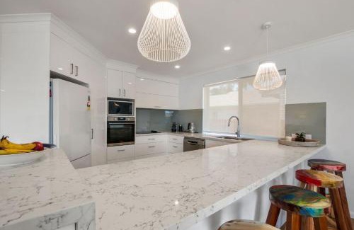 Pelican Waters House | Lake House On Magellan 58 Ramsay Crescent