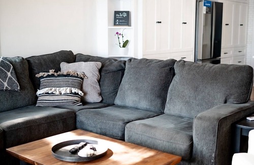 Lower Ohio House | Lake House Retreat