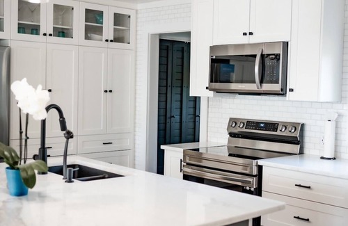 Lower Ohio House | Lake House Retreat