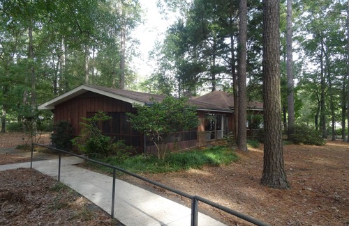 Flowood House | Lake House Retreat - Ski/Fish/Relax on "The Rez"