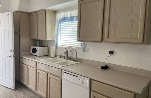 Lake Havasu City House | Lake life getaway w/massage chair, pet friendly, & amazing sunset view