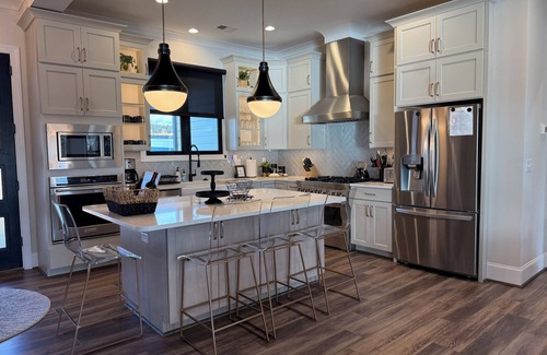 Saxony Forest House | Lake Life Paradise- Luxury Waterfront HomenMinutes from Clemson
