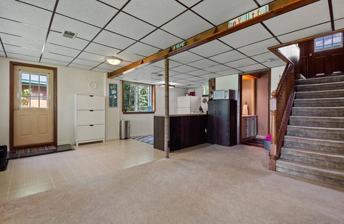 Johannesburg House | Lake Louise Waterfront - Sleeps 8 - Pets Welcome - Kayaks + Snow Trails Nearby
