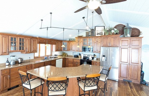 Watertown House | Lake Luxury home: Elegance,Comfort,Fishing,Hunting,Optional Pontoon/Jet ski rent