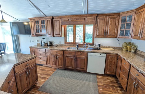 Watertown House | Lake Luxury home: Elegance,Comfort,Fishing,Hunting,Optional Pontoon/Jet ski rent