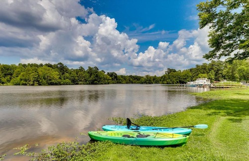 Eutawville Apartment | Lake Marion Gem Communal Outdoor Space with Views!