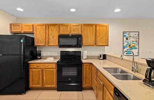 Osage Beach Resort | Lake of the Ozarks: 2BR Condo at Lakeside Resort w/WiFi, Pool & Watersports