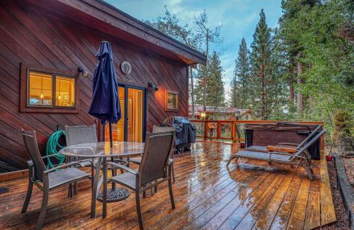 Lake Forest House | Lake of the Sky at Dollar Point - Stunning 4BR,4BA w Lake Views, Hot Tub and Pet-friendly