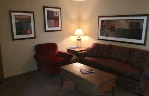 Central Okanagan Resort | Lake Okanagan Resort, 1 bedroom condo, lake front, steps to beach.