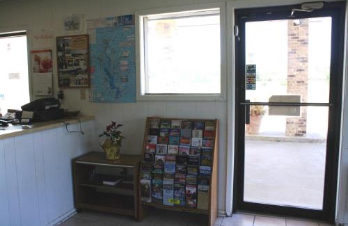 Coffee City Hotel | Lake Palestine Motor Inn