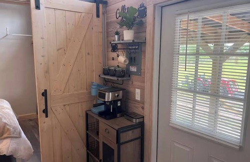 Iona House | Lake Side Tiny home in Punta Gorda, Florida