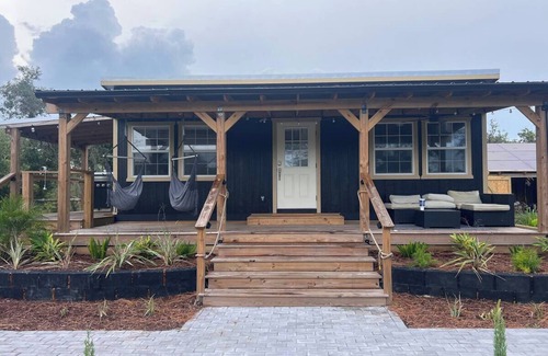 Iona House | Lake Side Tiny home in Punta Gorda, Florida