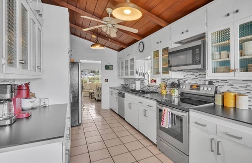 Winter Haven House | Lake Silver Retreat – 5BR Lakefront Home w/Dock, Kayaks & Legoland-Themed Room – Perfect Getaway!