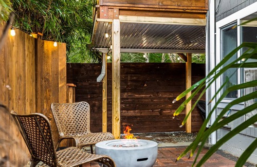 West Lake Stevens Apartment | Lake Stevens private Casita with hot tub access