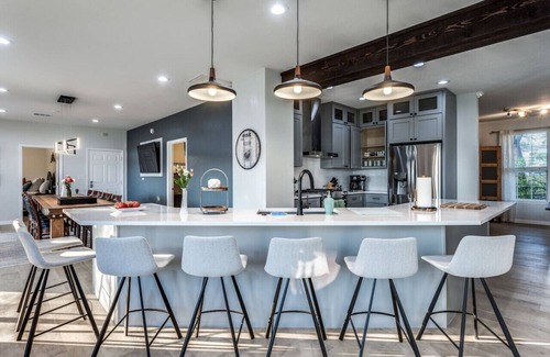 Travis Landing House | Lake Travis Bachelorette Pad: Heated Pool, Hot Tub & Fun, Foosball!