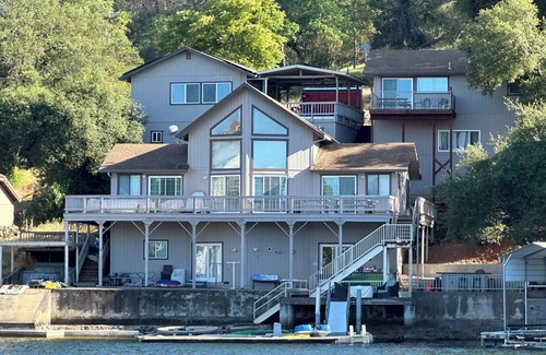 Copperopolis House | Lake Tulloch right on the water with private dock!