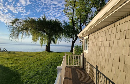 Wilson Cottage | Lake veiw cozy cottage! Great stop before Niagara Falls