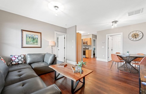 Lake Junaluska Apartment | Lake-view apartment with a full kitchen, patio, pool, tennis & basketball access