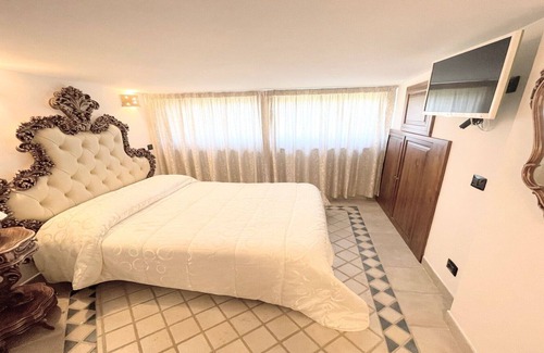 Montefiascone Villa | LAKE VIEW BOLSENA-LUXURY EXCLUSIVE VILLA/POOL+JACUZZI/SLEEPS 20