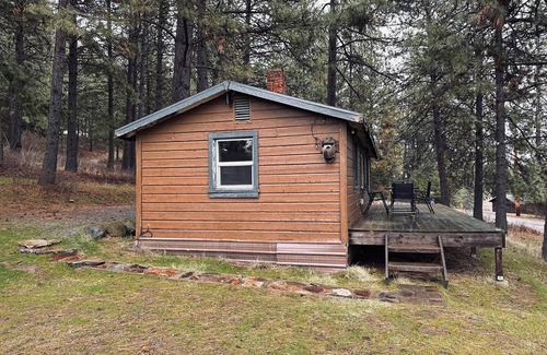 Coeur d'Alene Cabin | Lake View cabin on 3 acres! – Your Perfect Getaway