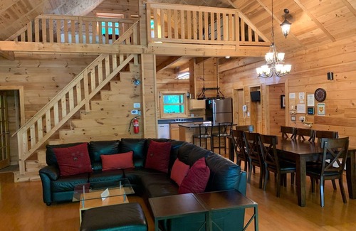 Alpine Lake Ski Chalet | Lake View Chalet in Alpine Lake Resort