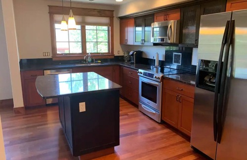 McCall Condo | Lake View Condo Downtown - Walk to Everything
