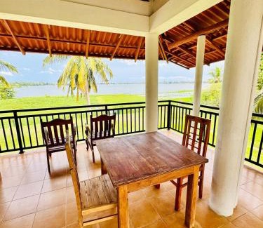 Yodakandiya Bed & Breakfast | Lake View Cottage